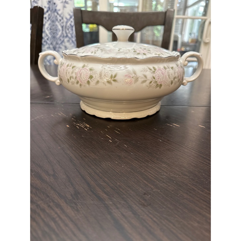 Sheffield Fine China Japan Classic 501 Pink Rose Covered Vegetable Bowl Tureen